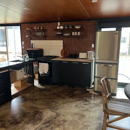 Self Contained Open Shed Space Wainui  Экстерьер фото