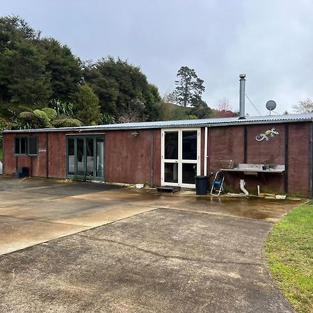 Self Contained Open Shed Space Wainui  Экстерьер фото