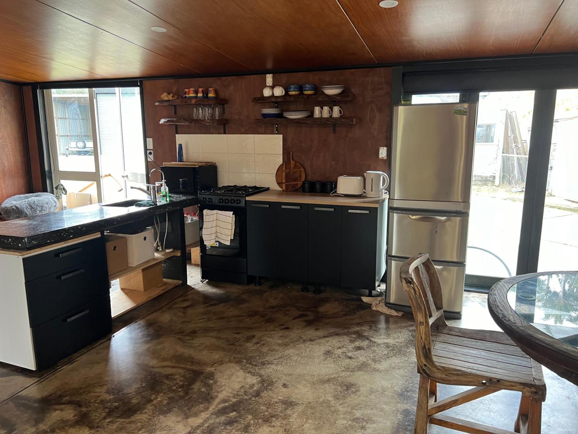 Self Contained Open Shed Space Wainui  Экстерьер фото