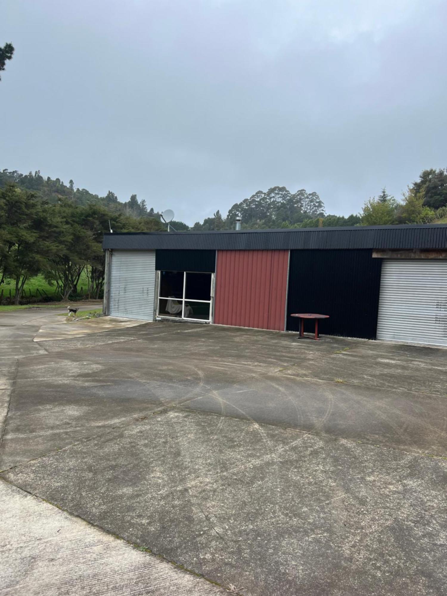 Self Contained Open Shed Space Wainui  Экстерьер фото